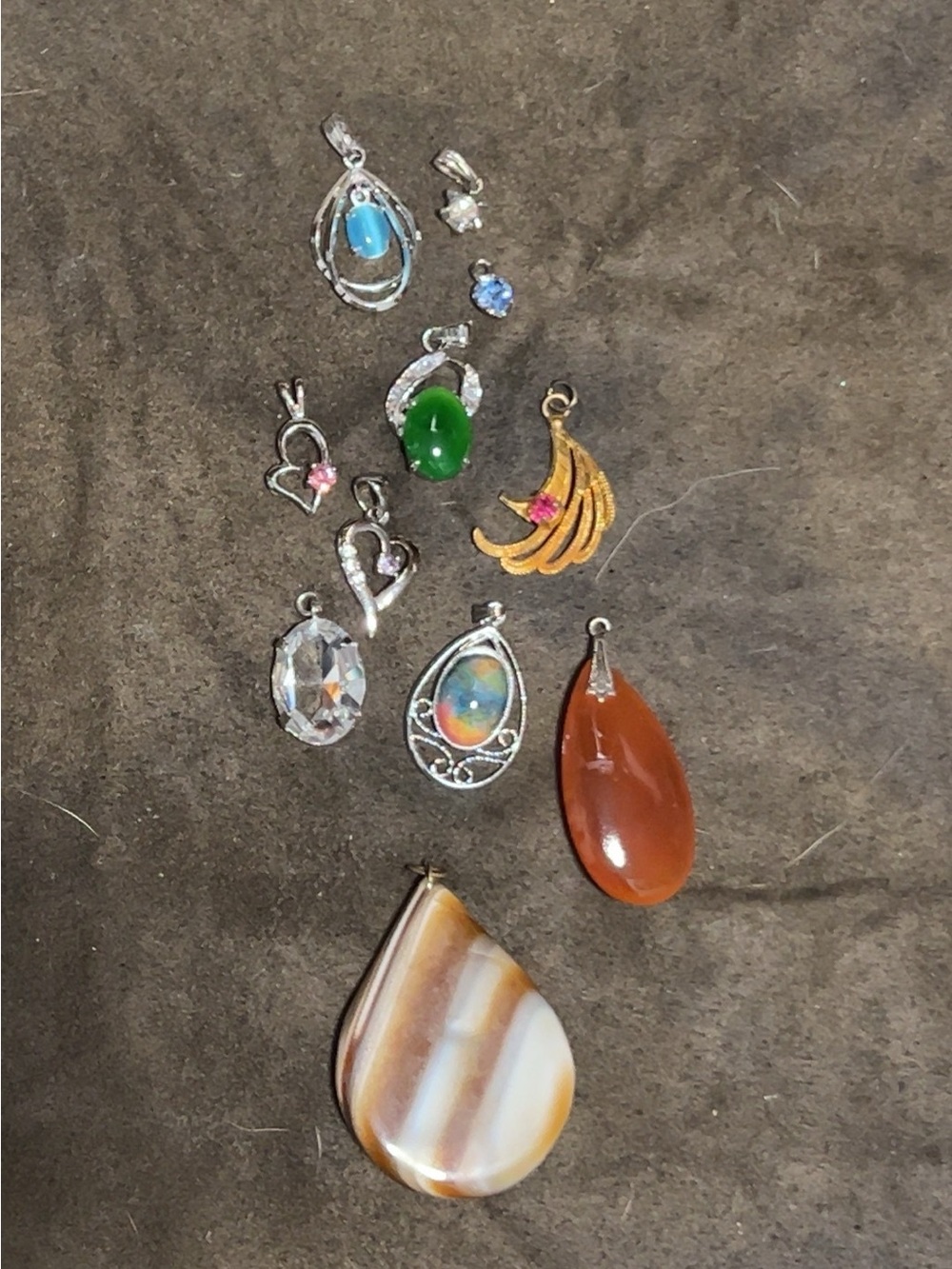 Assorted vintage Women’s Pendant Set